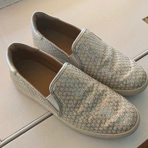 like-new women's UGG sneakers size 9.5